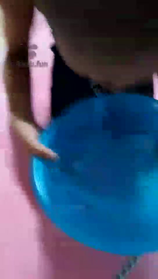 壹爷 喝牛奶洗脚水鞭打