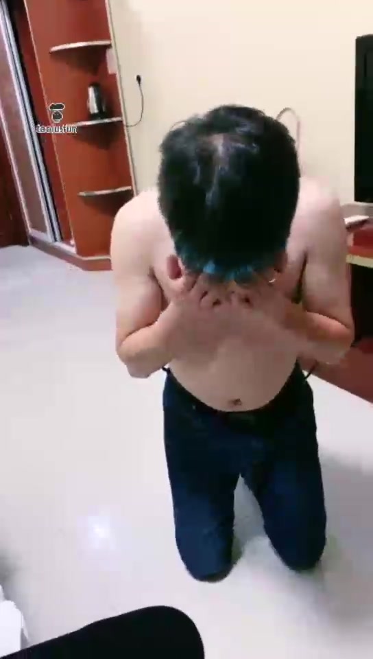 依依女王 情侣主踩虐鞭打