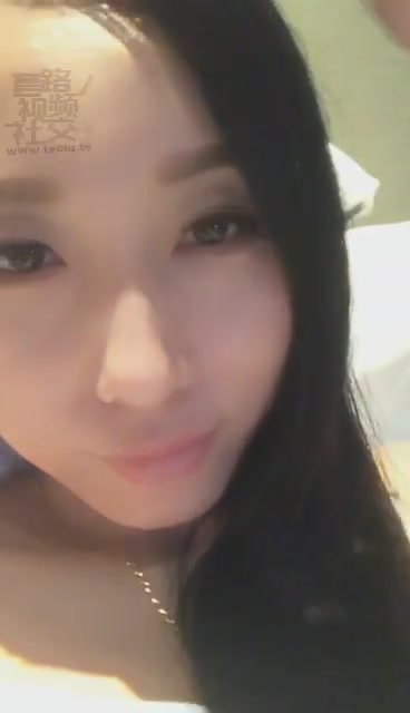 孤单大人 奶狗给妈妈按摩玉足