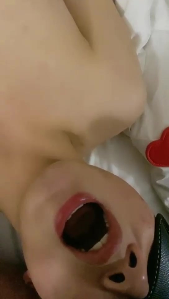 陈婉 调教舔脚狗直播成都