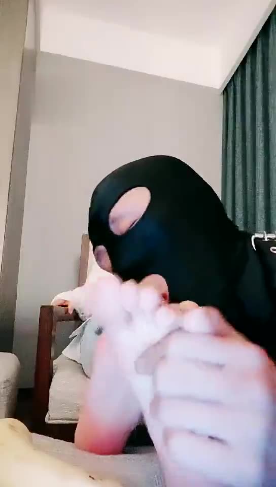 凌夏 帆布鞋棉袜深喉喂食调教