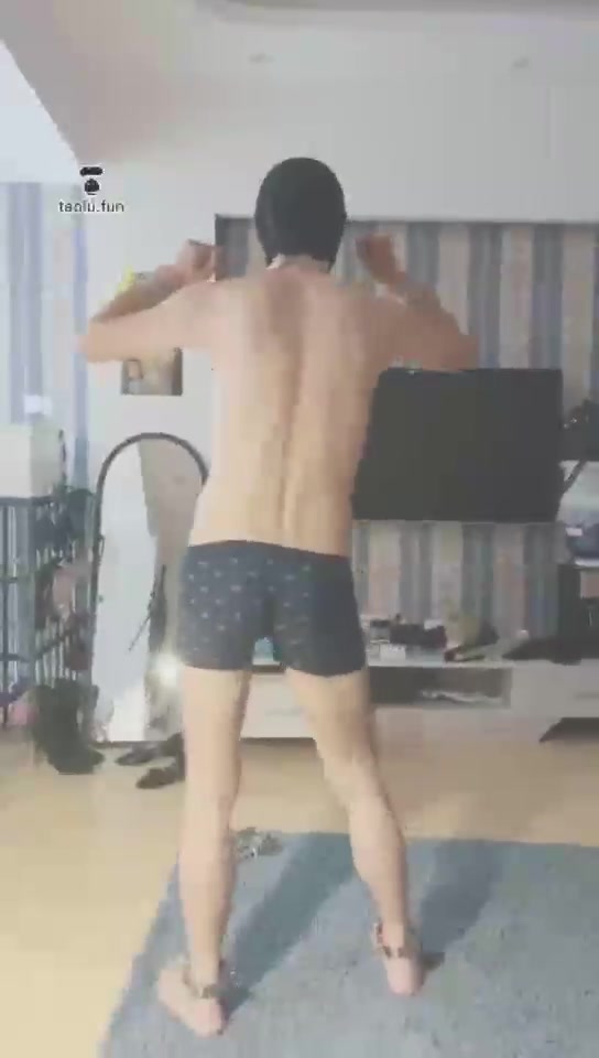 妖妖女王 狗白天犯贱被收拾的服服帖帖 