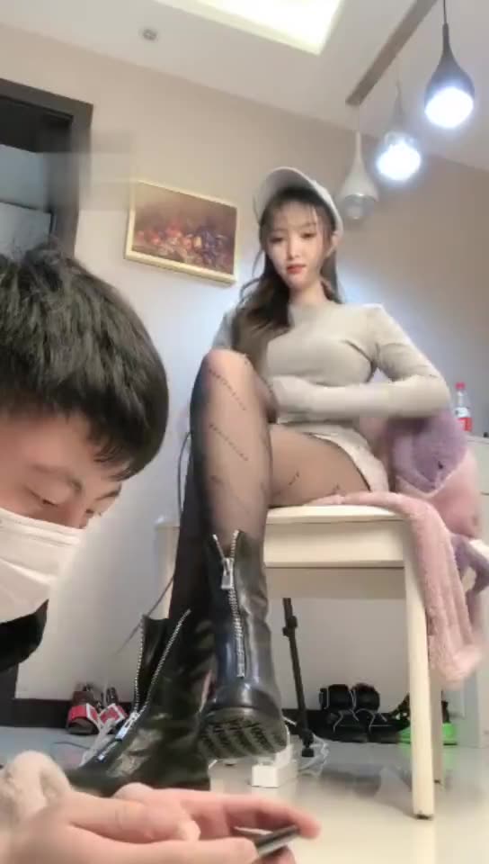 梦幻Abby 网红小姐姐踩着男友羞辱 下  