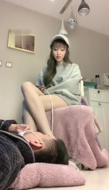 梦幻Abby 超美女王踩踏 贱狗的宿命 