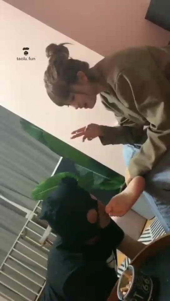 甜心 粗口场口水脚耳光踩脸 