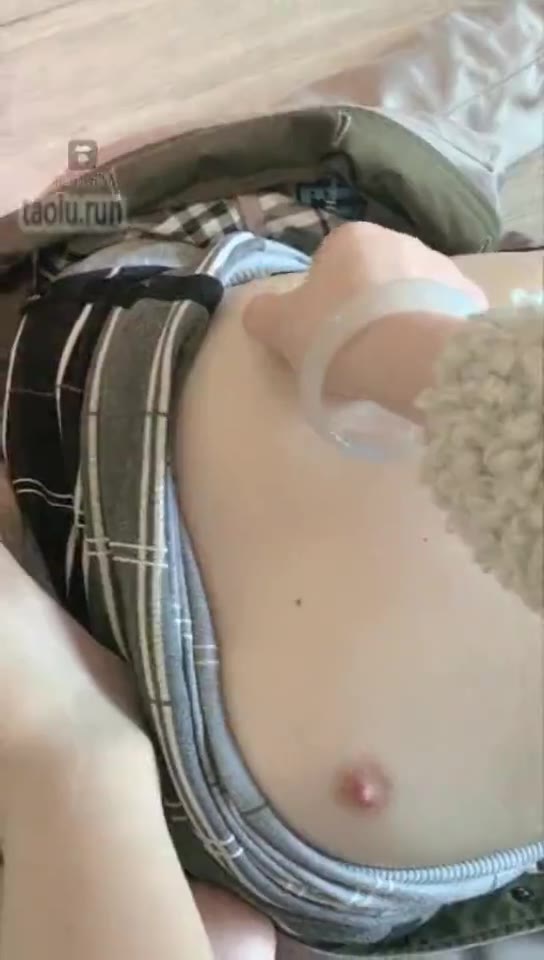 悠然 黑靴踩脸 口水 虐乳 舔脚 