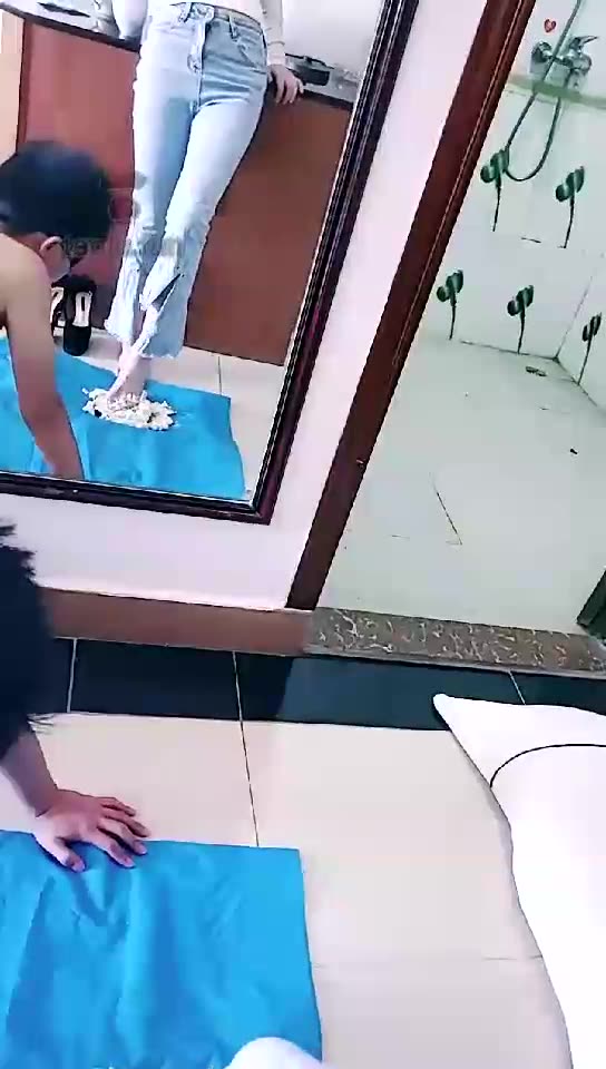 沫沫 教科书般的语言控制 舔鞋底踩蛋糕脚喂食 