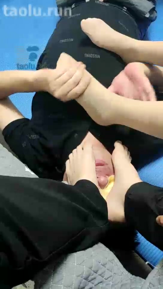 情侣硕少 情侣调教玩狗 