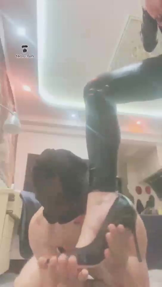 贵阳妖妖学姐 高清 红绳捆牛鞭重抽贱狗 