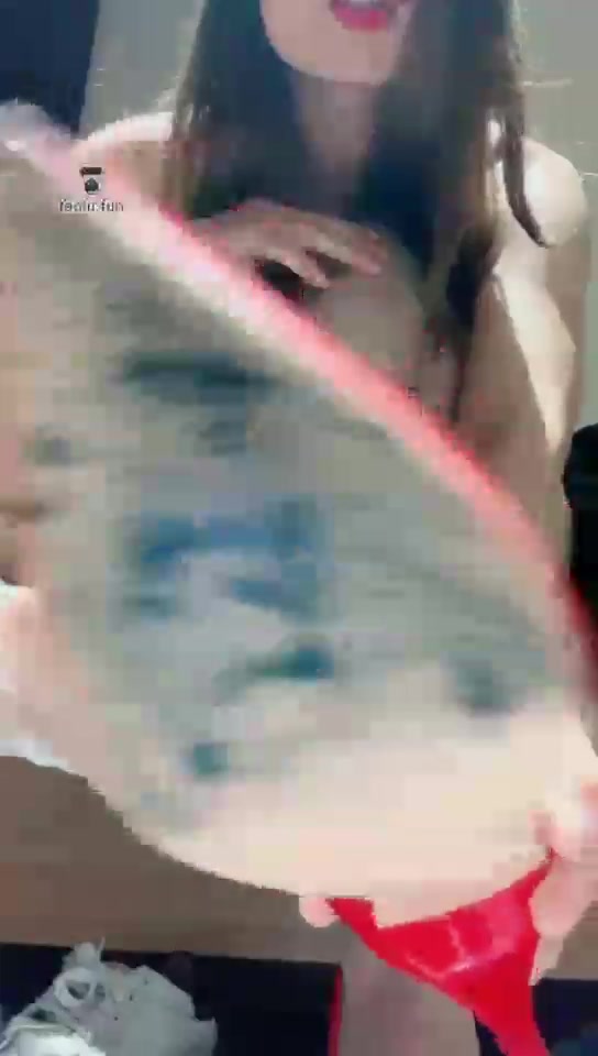 成都叶子 高清 第一视角超脏小白棉袜红绿爬进来 