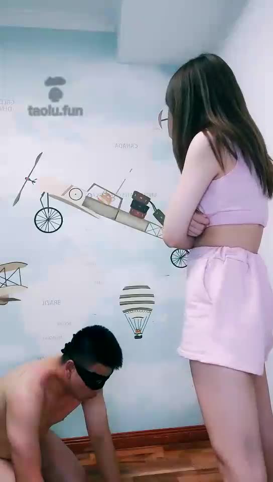 王妃和伊人 双s踢裆踹脸 