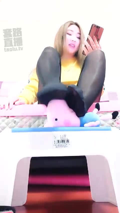 女皇有点皮 红绿灯都尼玛废物没一个有用的 