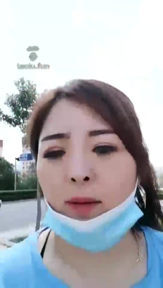 野蛮公主 野外跪舔原味肉丝袜 