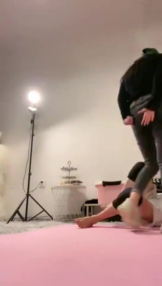 冰灵 超脏小白鞋原味虐狗 