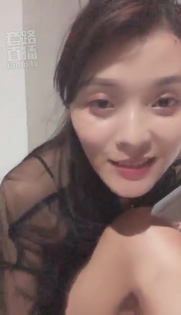 妍希 这死贱货还会泡脚按摩呢 
