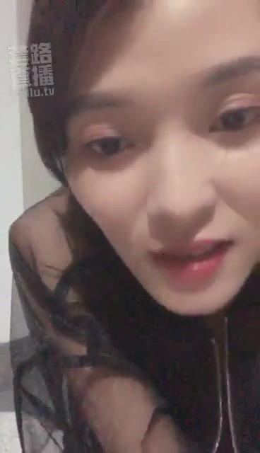 妍希 这死贱货还会泡脚按摩呢 