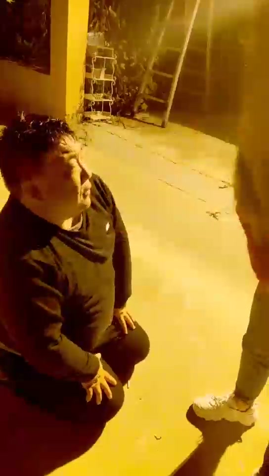 阳阳女王 暴踹擦鞋匠猪猪 