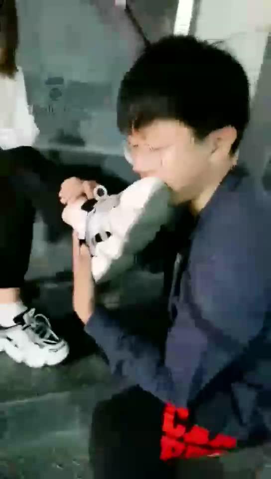 KinaQUEEN 户外夜跑调教素人 