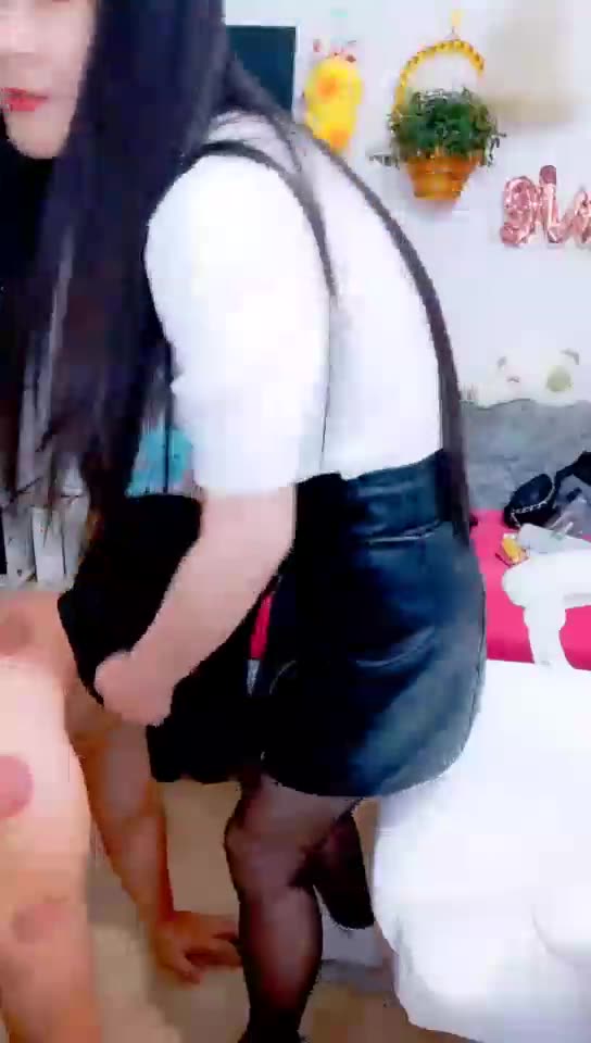 Cc 互动调教耳光虐乳骑乘 