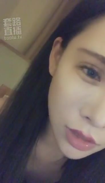 女暴君 跪舔蓝高跟 