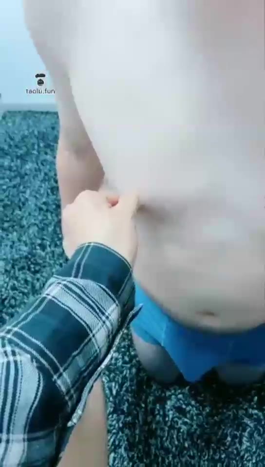 短发 看在吃黄金的份儿上 丁字裤诱惑 