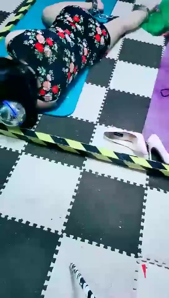 午夜小妈 禁锢收拾女奴 