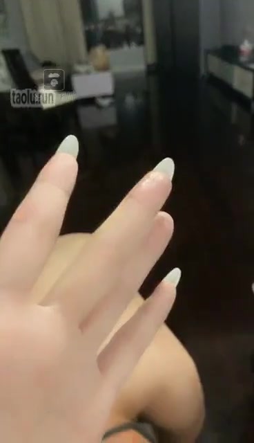 女暴君 耳光 舔内裤 厕纸 