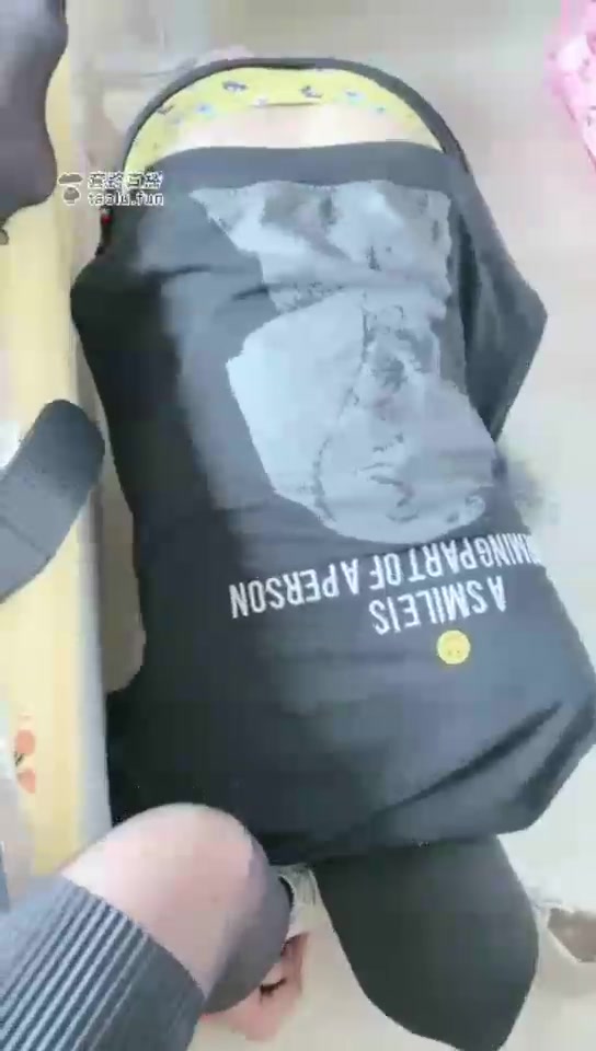 冷hearT 贱狗犯贱找羞辱舔黑丝舔鞋底 