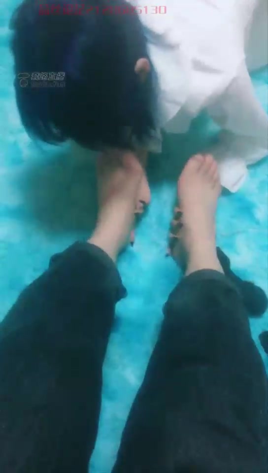 安蔓女M 昨天小区开发素人邻居来我家 