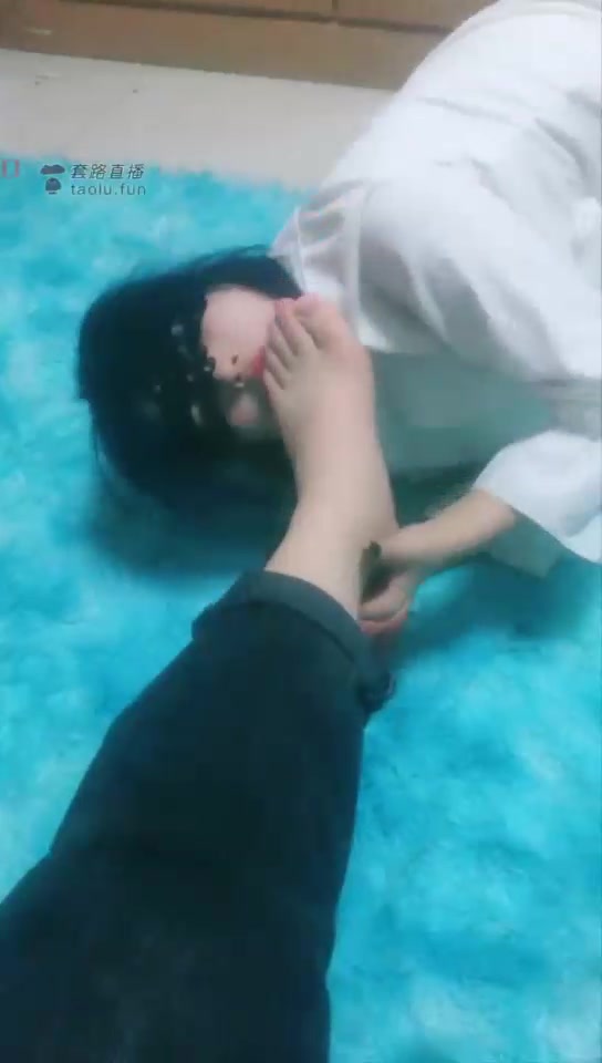 安蔓女M 昨天小区开发素人邻居来我家 