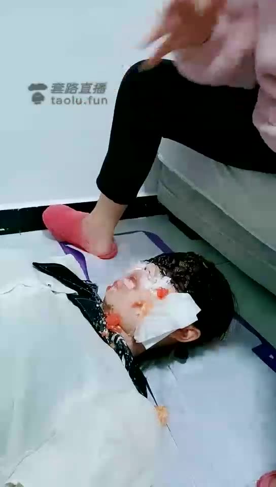 郑州夕颜 高清 女女挑战呕吐物 