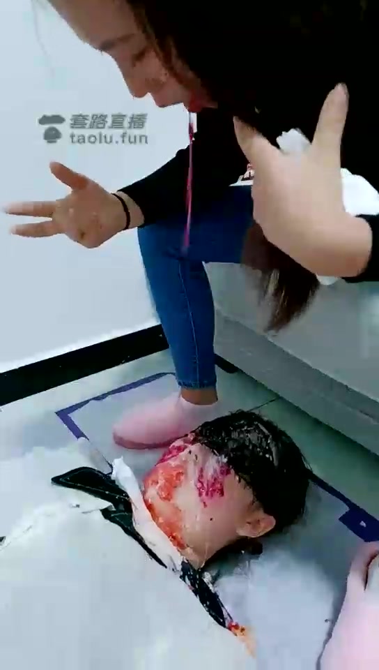 郑州夕颜 高清 女女挑战呕吐物 