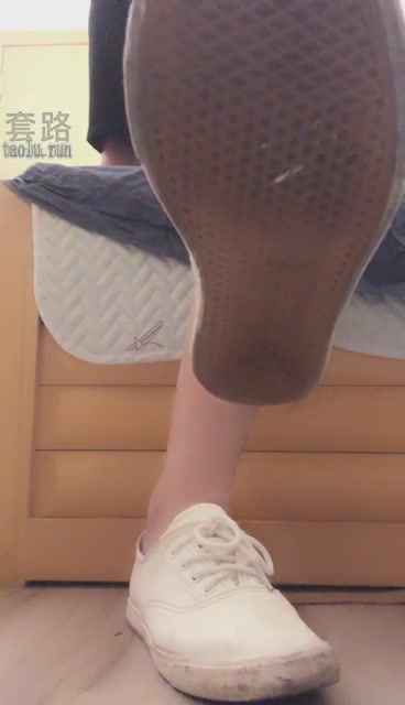 酷奇 第一视角 小白鞋脏鞋底羞辱专场 