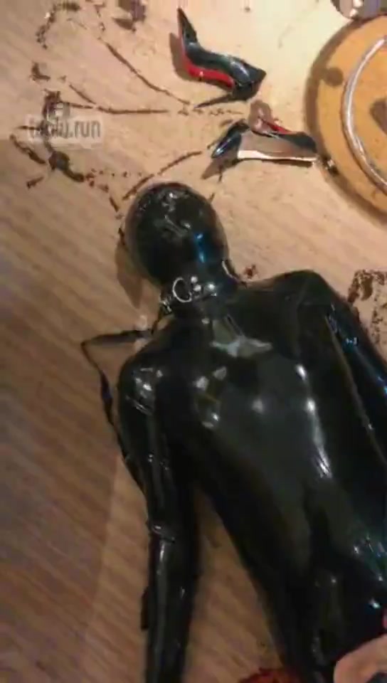 摇摇殿下 你太骚 胶衣调教贱狗 