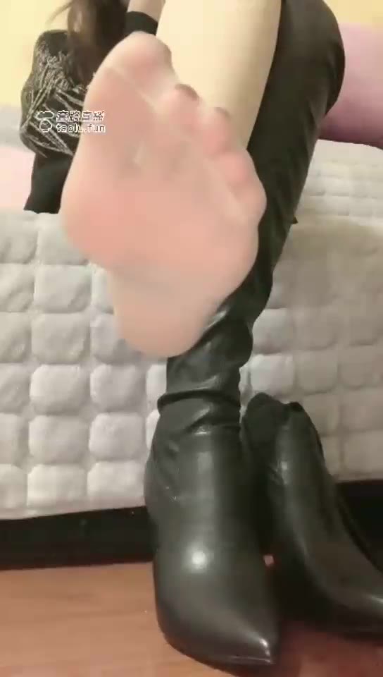 安主 长靴肉丝脚底第一视角 