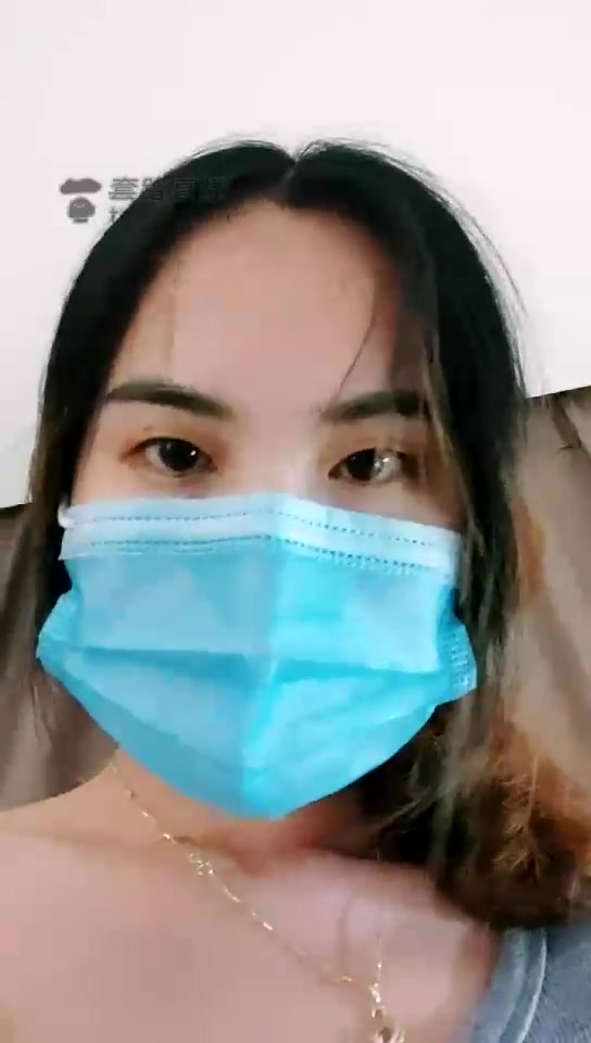 奈奈 紧身裤小白鞋羞辱狗子 