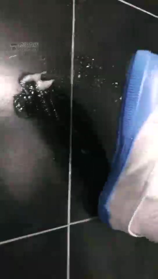 萌女王 第一视角白丝室内鞋 运动完丝袜都变透了 