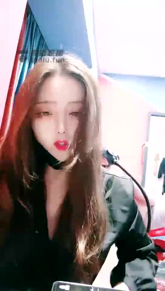 南妮Queen 惩罚凯雯 
