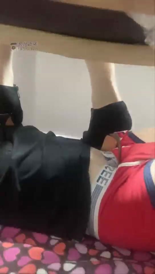 斯文妖精 高清 人肉脚垫 