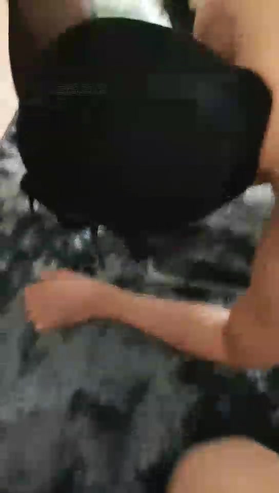 vivian婷 高清 今天惩罚的狗身份居然是闺蜜现男友 