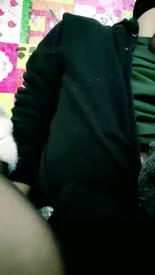 贵州S沫 给我跪好了听我指挥 黑丝棉拖玩狗 