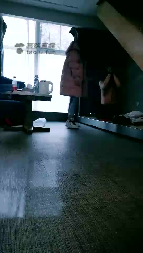 蝴蝶 舔脚初级 打扰主人睡觉受刑 