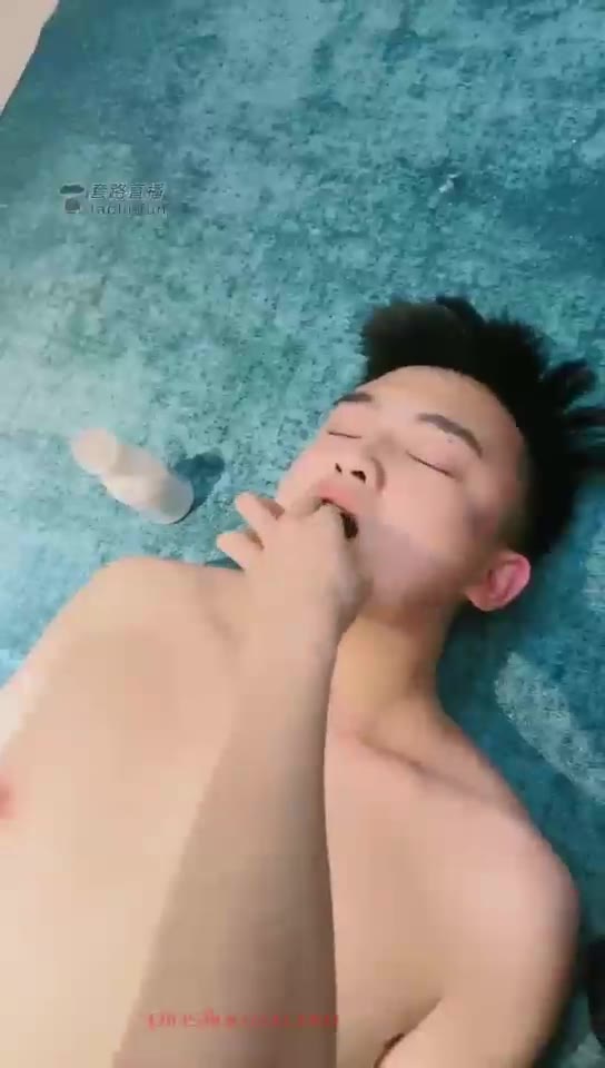 冷菱 口水喂食吃内内 