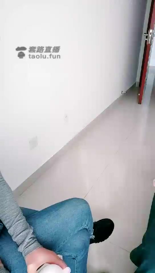 奈奈 大头皮鞋虐狗发泄 棉袜裸足侍奉 