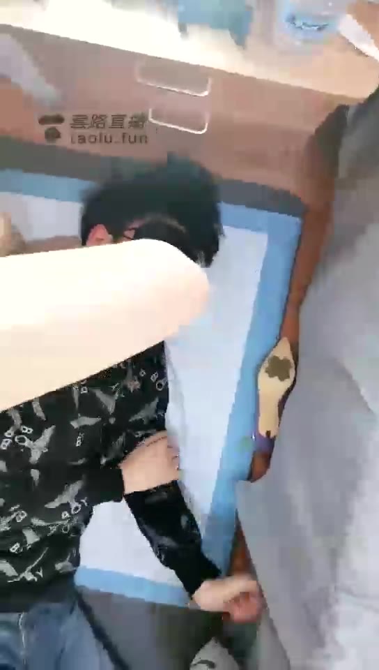 羽唯女神 清晨的第一个舔脚 踩踏 脚耳光 裸足 高跟鞋 