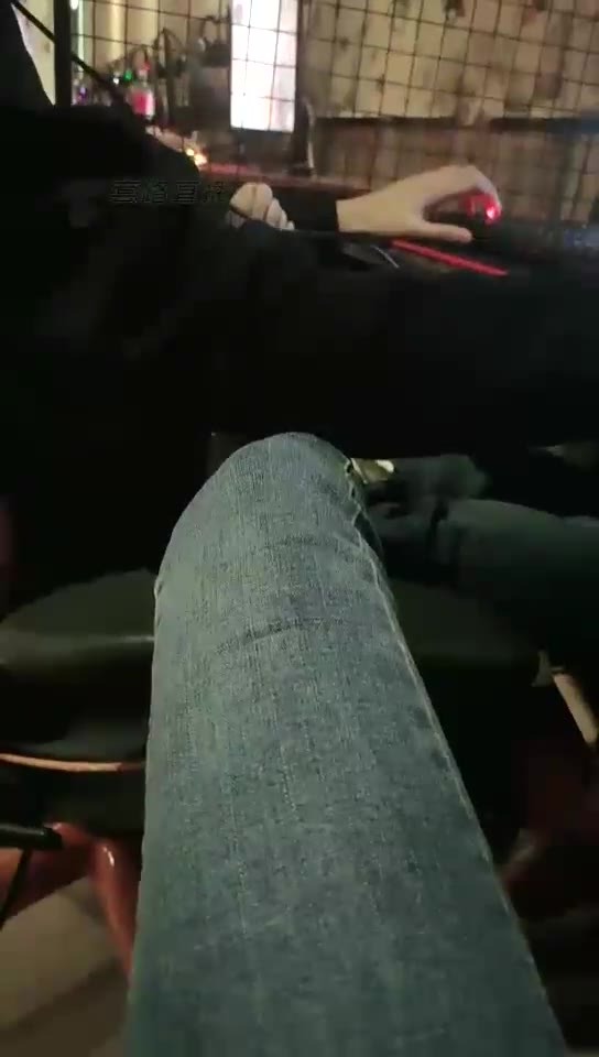 00小主 在网吧调教素人朋友 帆布鞋棉袜臭他 