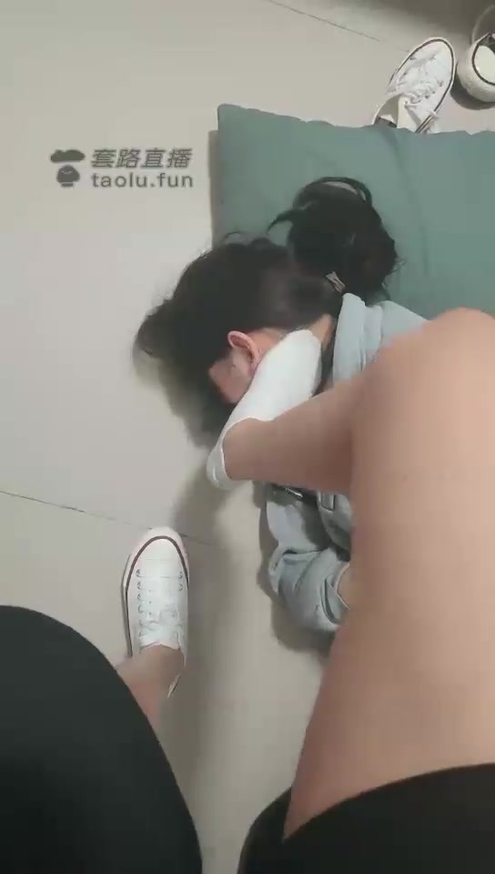 00小主 开发女素人做狗 可爱帆布鞋 