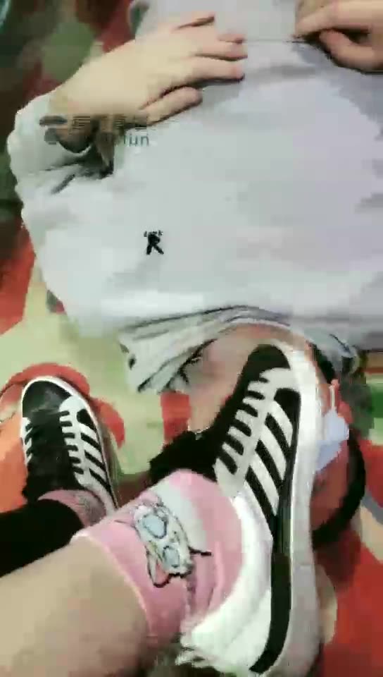 宵夜 高清 狗舔鞋底 