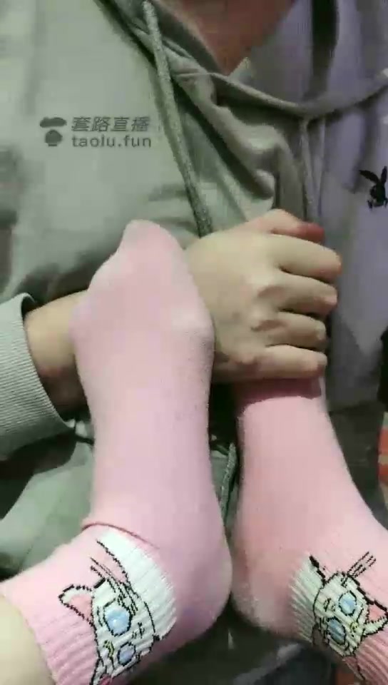 宵夜 高清 狗舔鞋底 