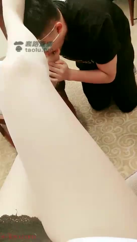 女王木木 舔脚舔的主人很开心 